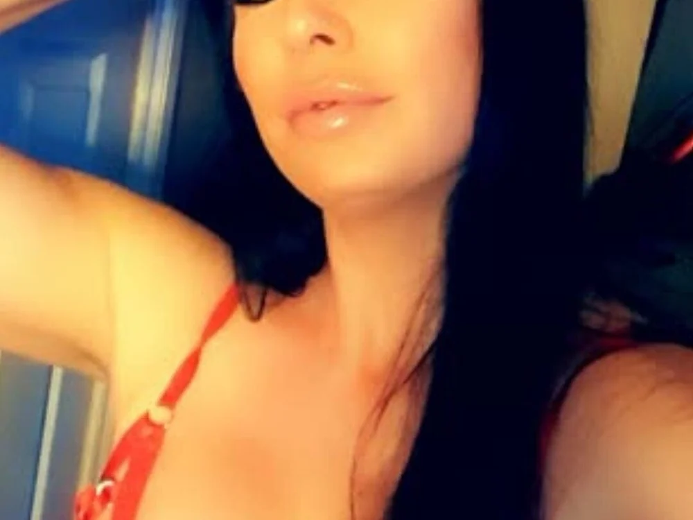 Raventhelady's Offline XXX Chat