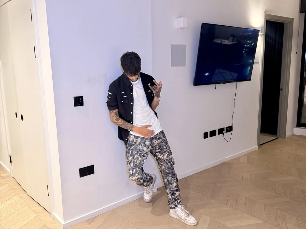 LeoGivesWood's Offline XXX Chat