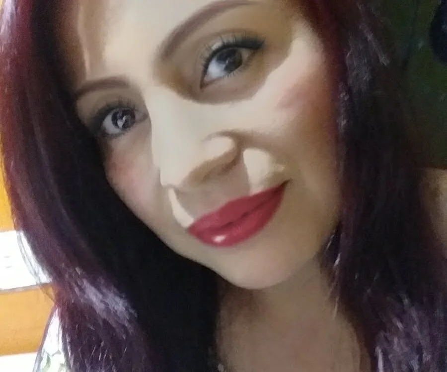 bella_shail's Offline Chat Room