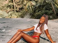 ebonysalmie's Offline Chat Room