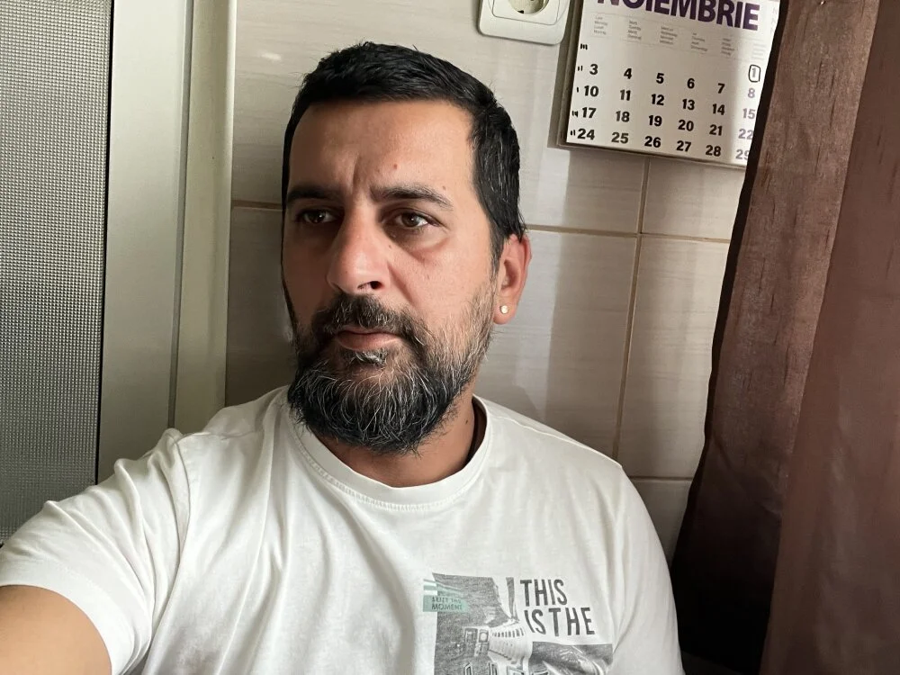 Tarkan19xxxx Offline XXX Chat