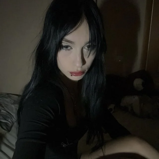 Offline chatovací místnost Monicahere