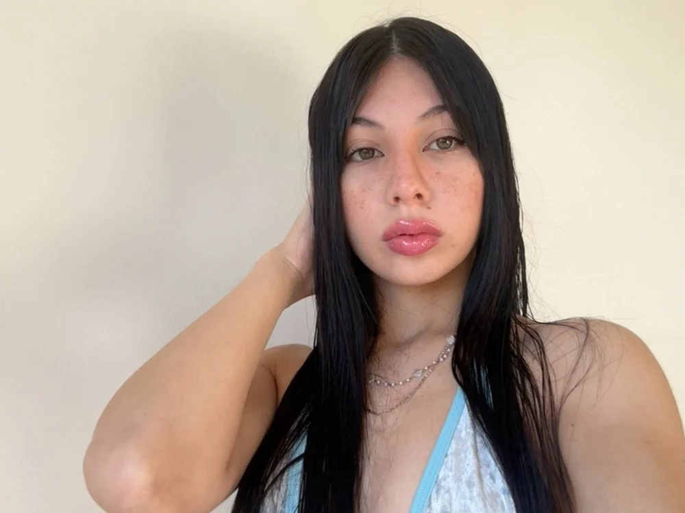 heyitsmia's Offline XXX Chat