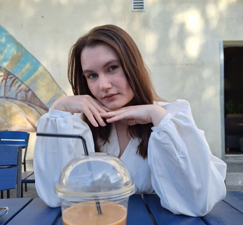 ElleJohanson's Offline Chat Room