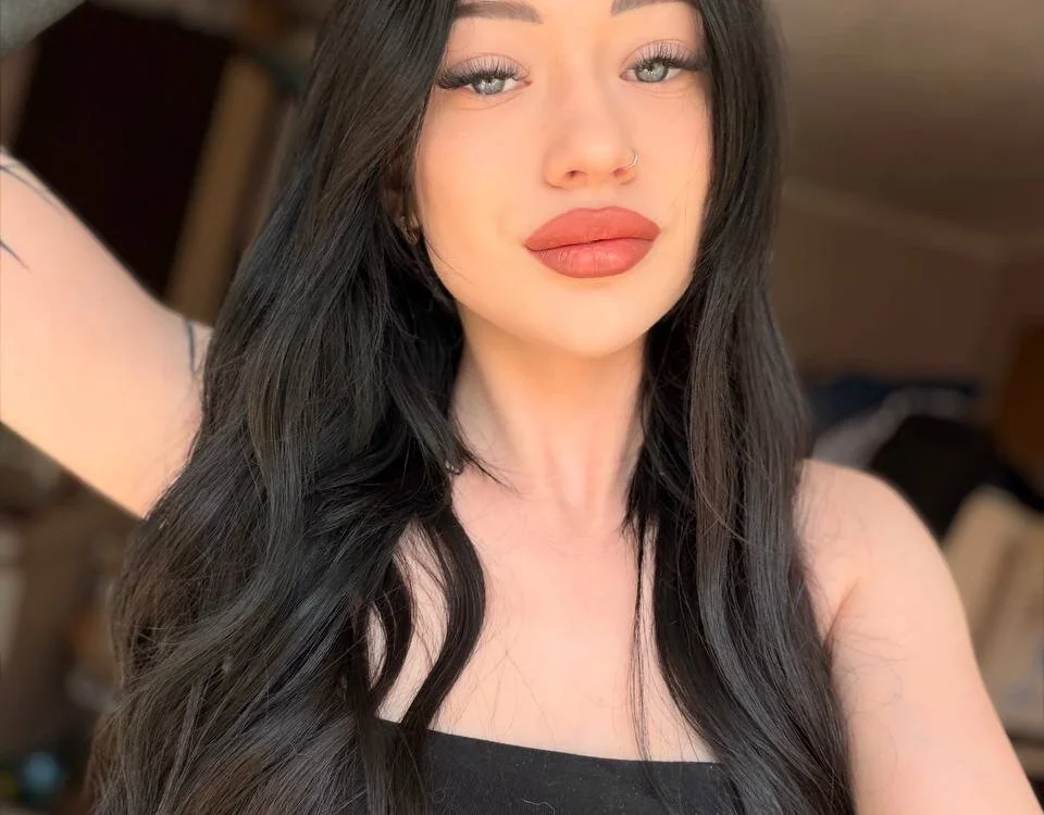 DarinaCaramel Chat XXX offline