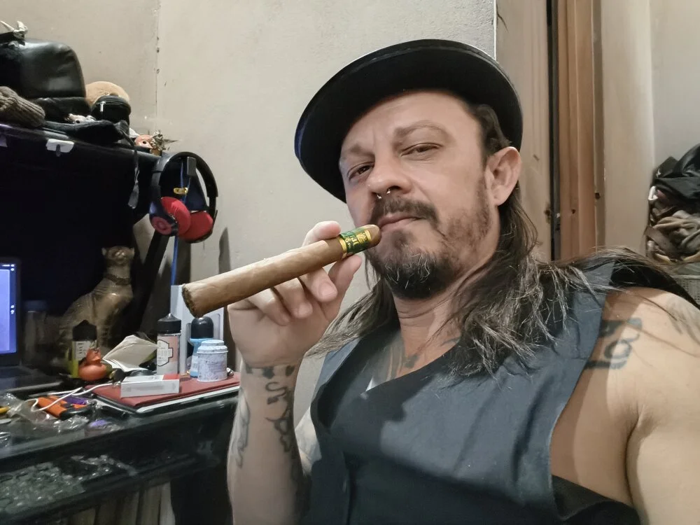 dirtydoggy666 Obrolan XXX Offline