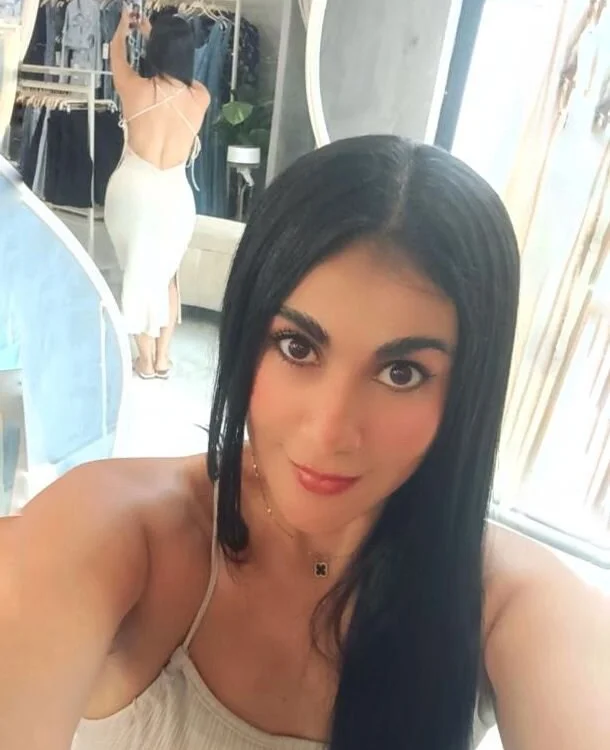 Chat XXX offline de Laia_Hills