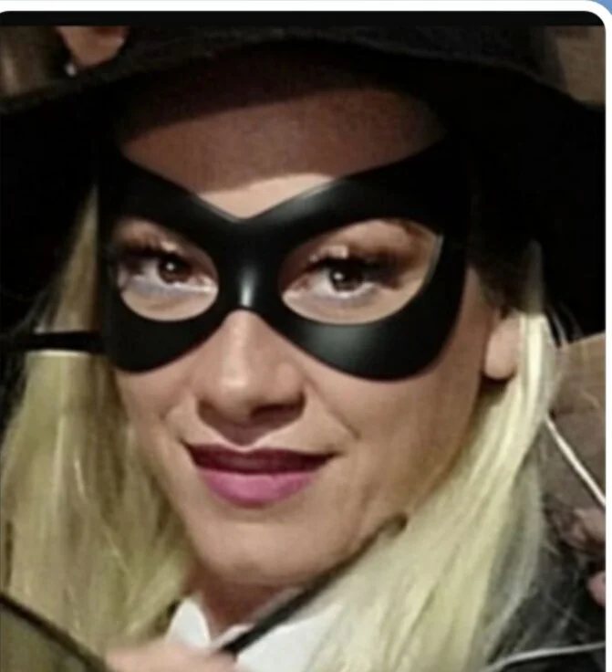 Deborha16's Offline Chat Room