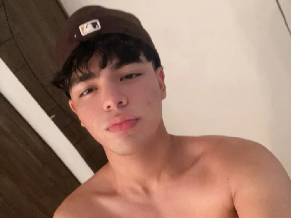 andreh_hot's Offline Chat Room