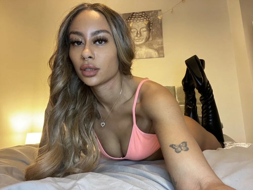 CoCo-Queen Chat XXX offline