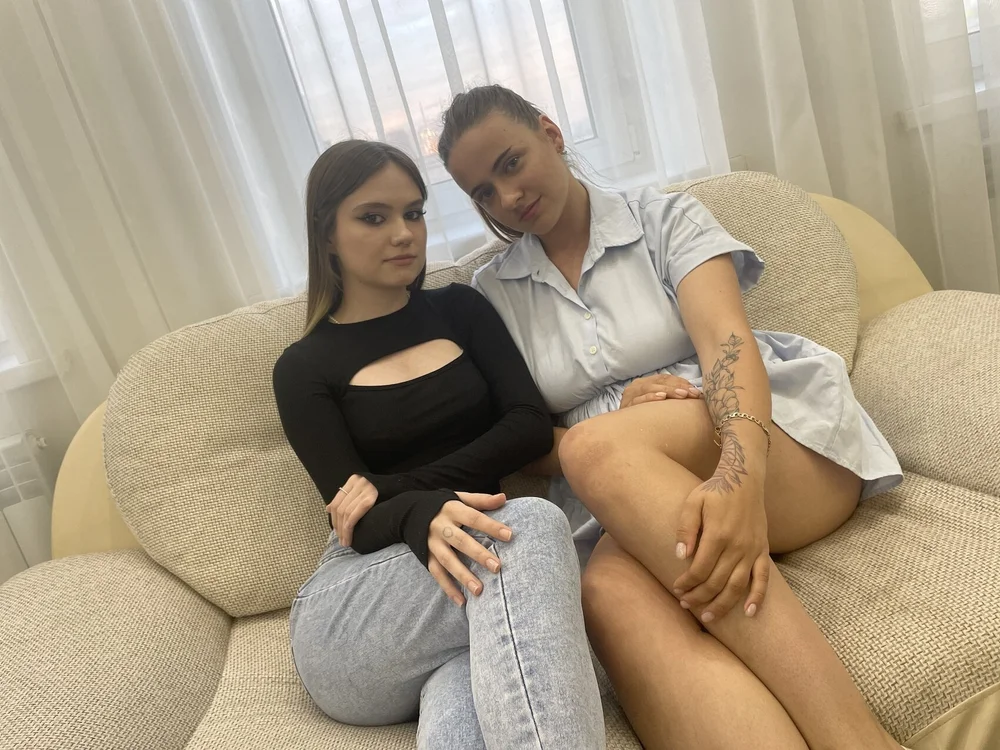ZoeJulie's Offline XXX Chat
