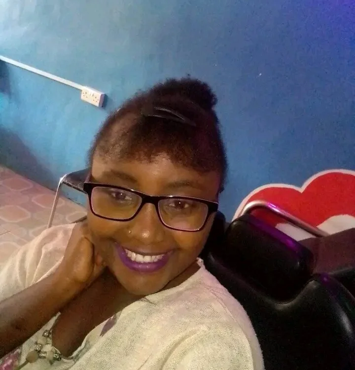 Queenxqu offline chatrum
