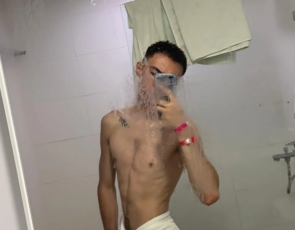 Enzo_Sinclair Offline XXX-Chat