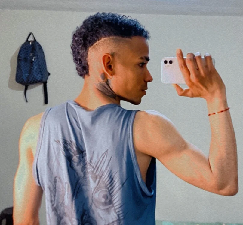 Sexyboy_0199n Offline XXX chat