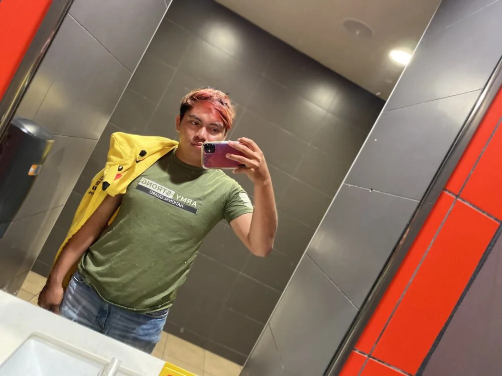 Bradxenderssexi's Offline XXX Chat