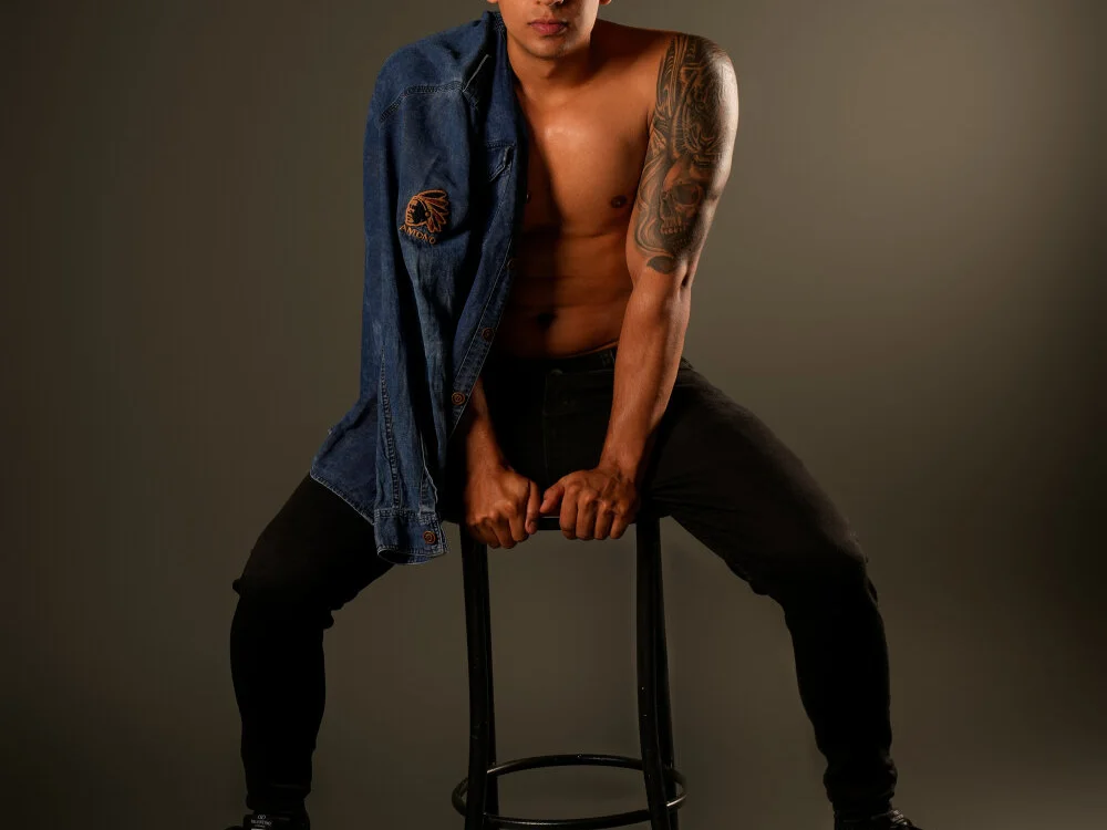 astrom_greyy Chat XXX offline