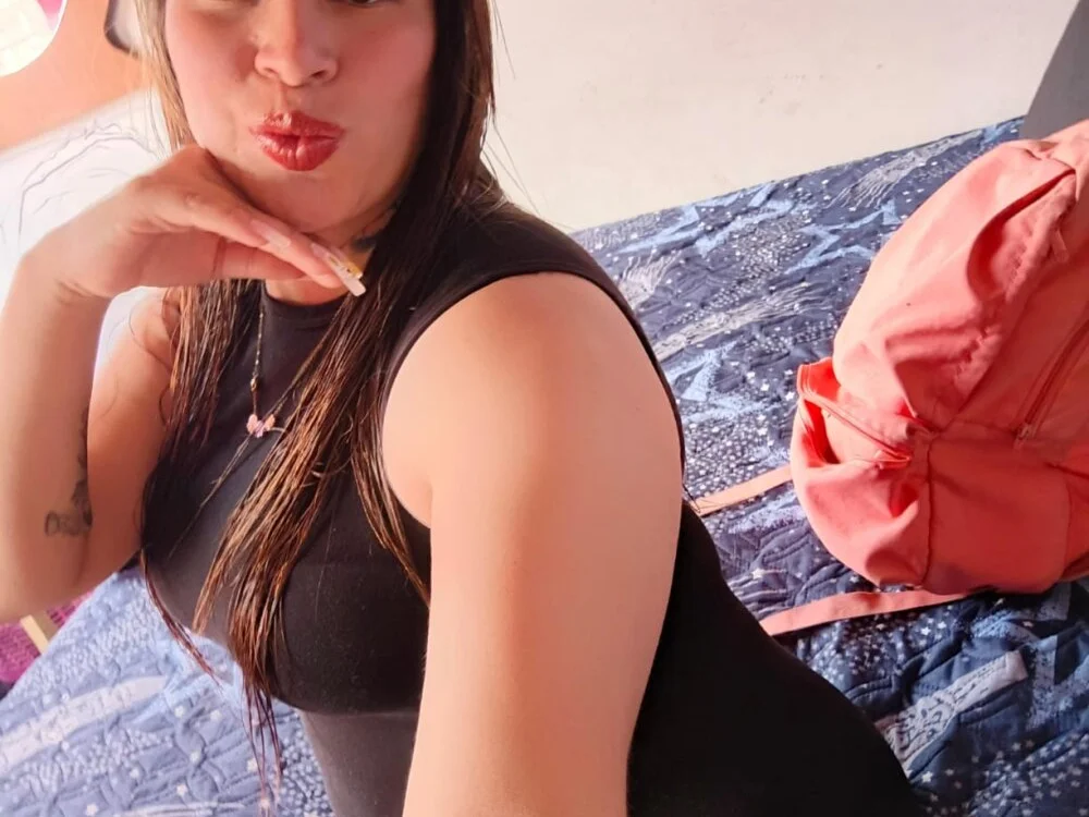 layanafuckass: офлайн-секс-чат