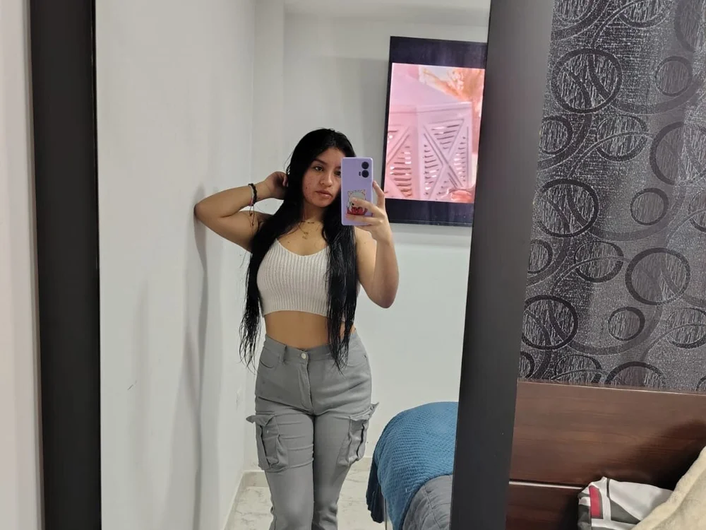 Natasha_Cute01 অফলাইন XXX চ্যাট