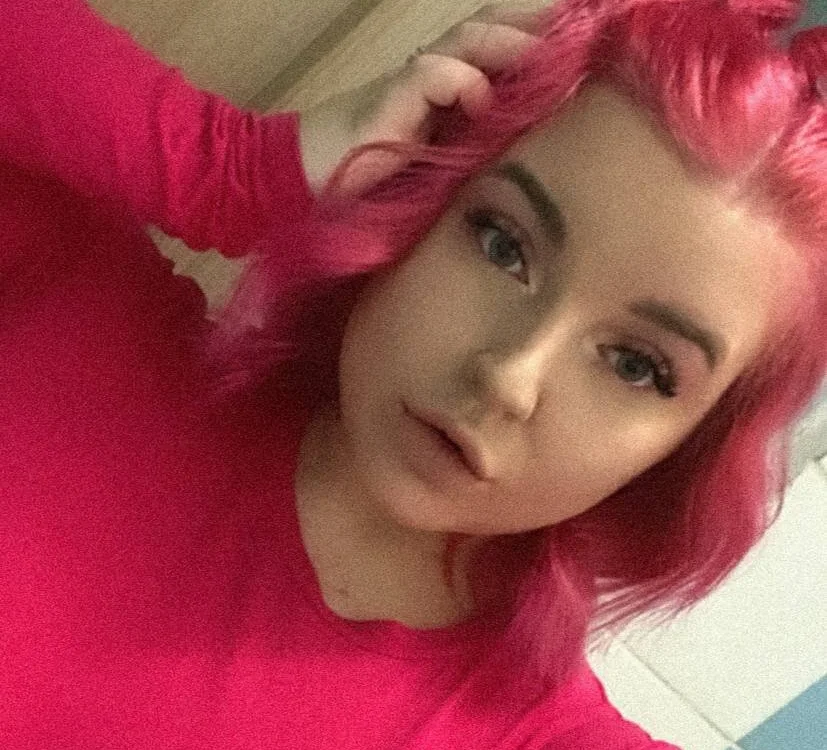 PinkBaby_'s Offline Chat Room