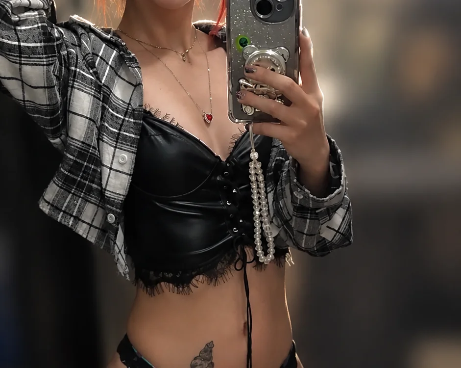 NiColita21's Offline XXX Chat