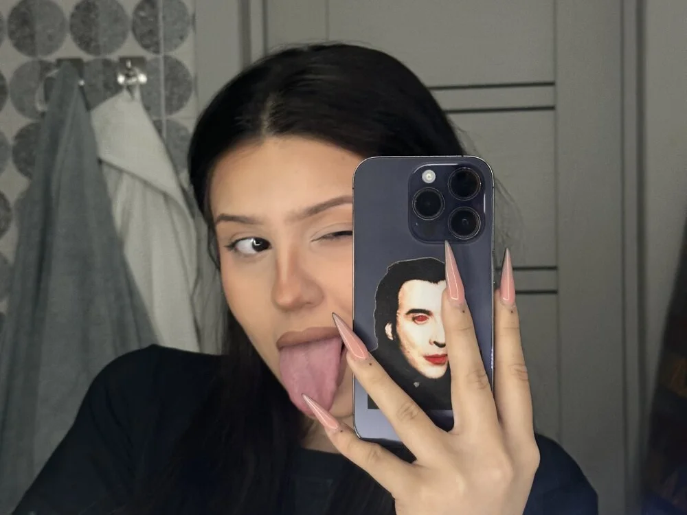 Nicole_pretty: συνομιλία ΧΧΧ εκτός σύνδεσης