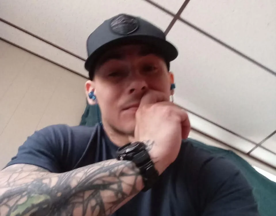 Jaykay302's Offline Chat Room