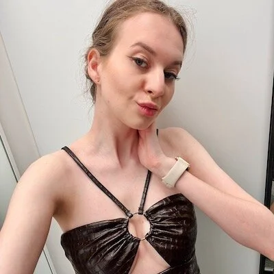 Sibster_Anna's Offline Chat Room