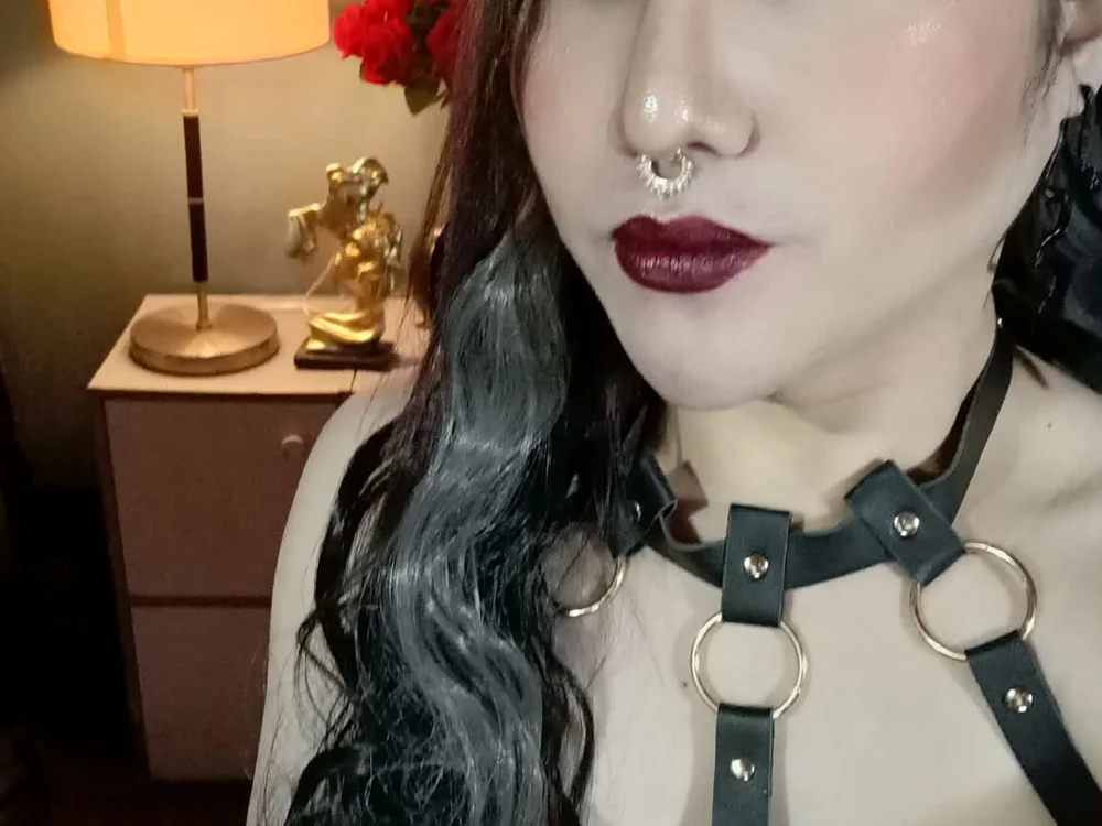 ChanelLove69 離線 XXX 聊天