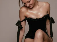 Vixsaria's webcam live show