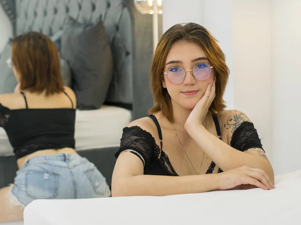 zoe_campillo's Offline Chat Room