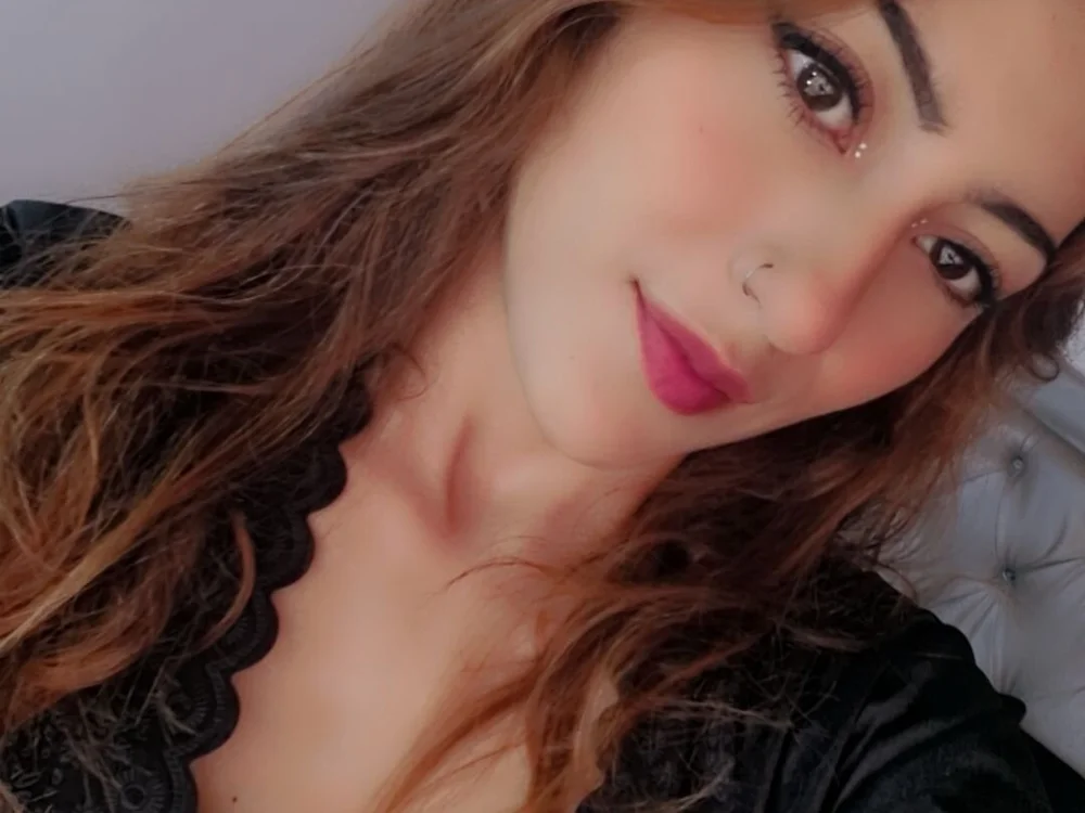 Nina_Moon3's Offline Chat Room