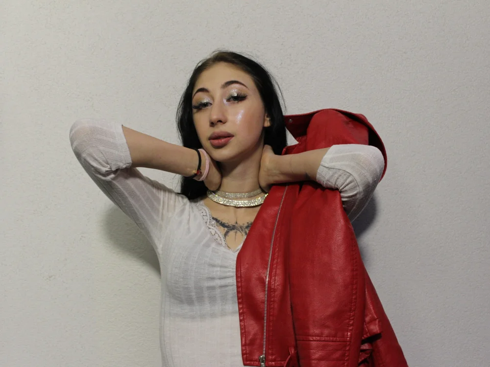 Crystal_Lopes' Offline Chat Room
