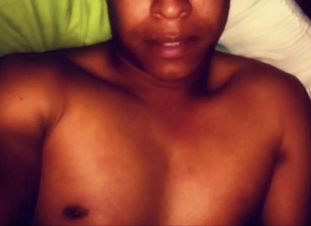 maxeroticx Offline XXX-chat