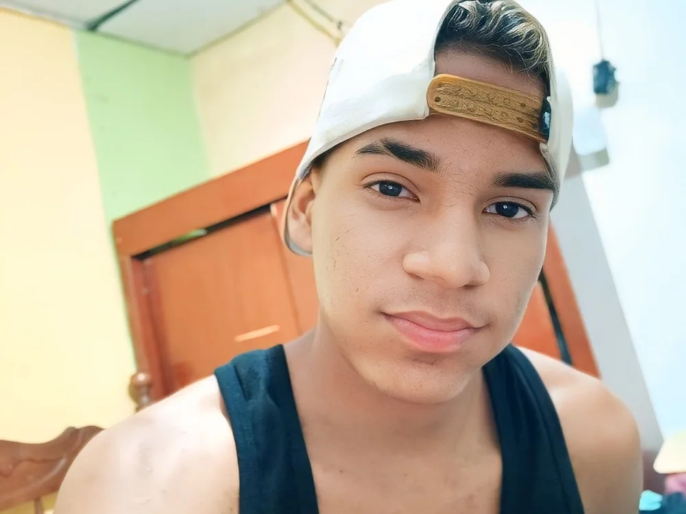 Liam_boyy_ offline chatrum