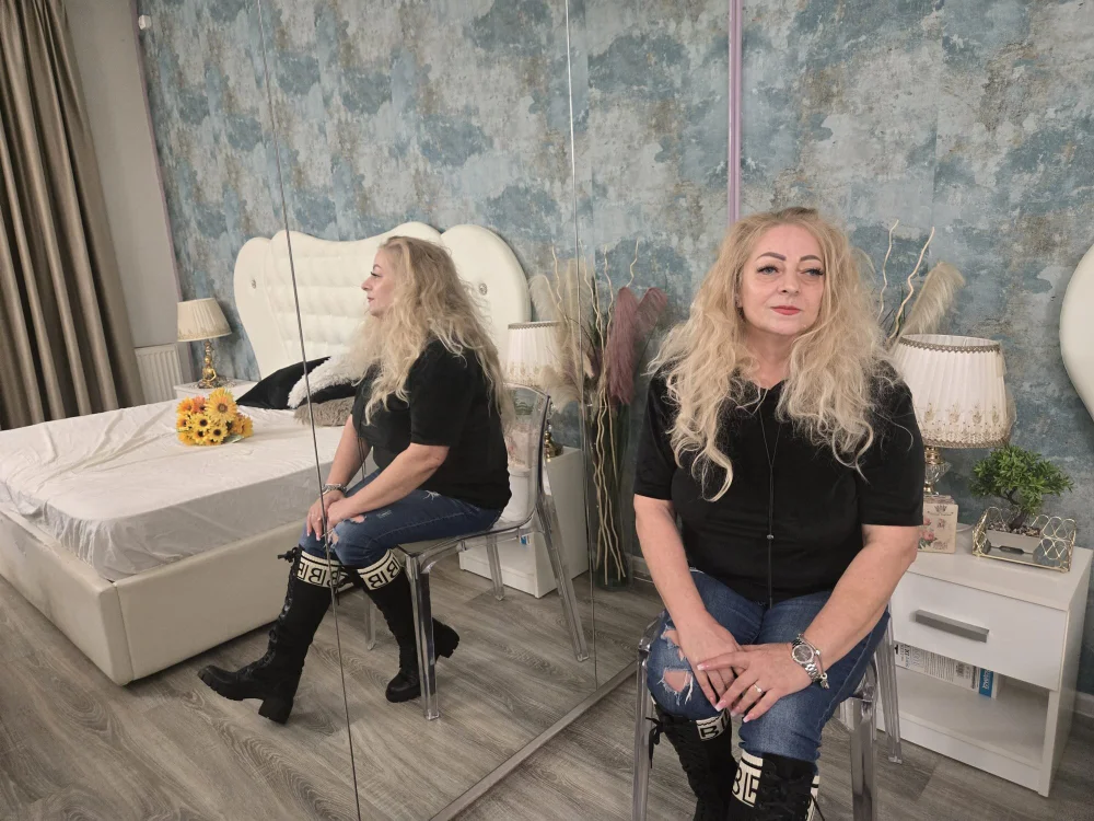 AfroditaMoonX's Offline XXX Chat