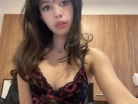 XXX chat uživo modela Selenitta