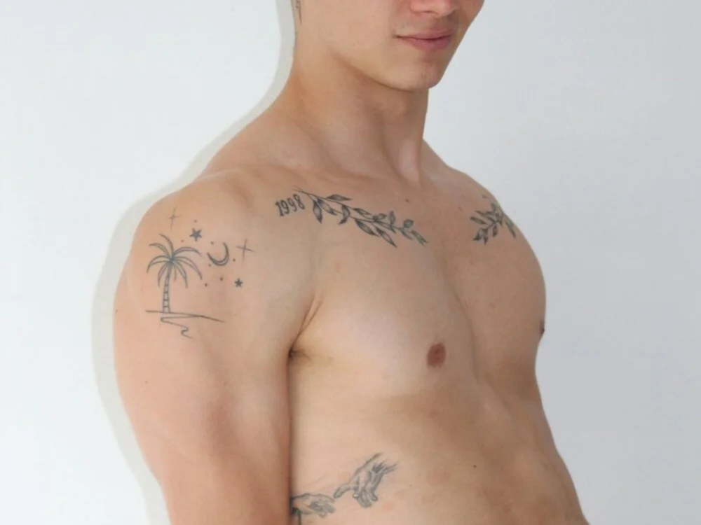 2Amateur_Guys offline XXX-chat