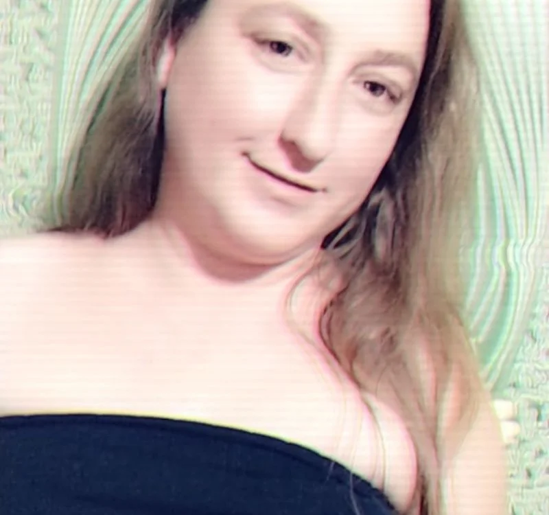 KarolinaPink's Offline Chat Room