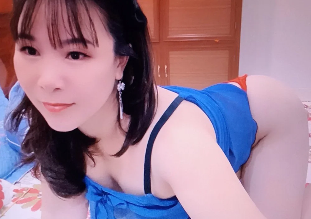 Ruby_love_sex_69's Offline XXX Chat