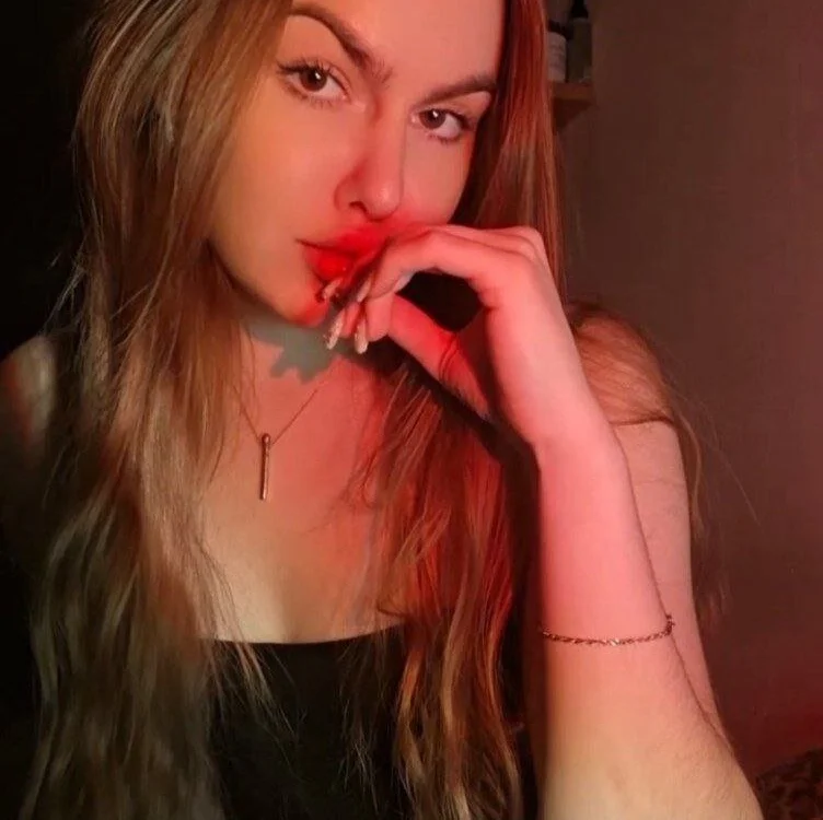 CarlineKhalsa Offline XXX-chat