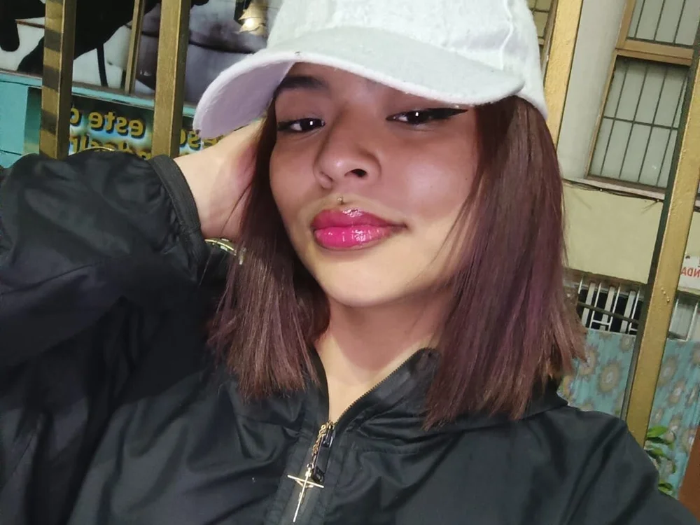 Lana_Flowers' Offline XXX Chat