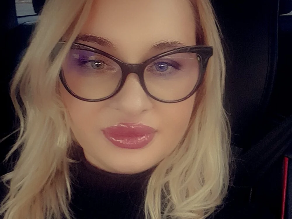 Sexy_emma69's Offline XXX Chat