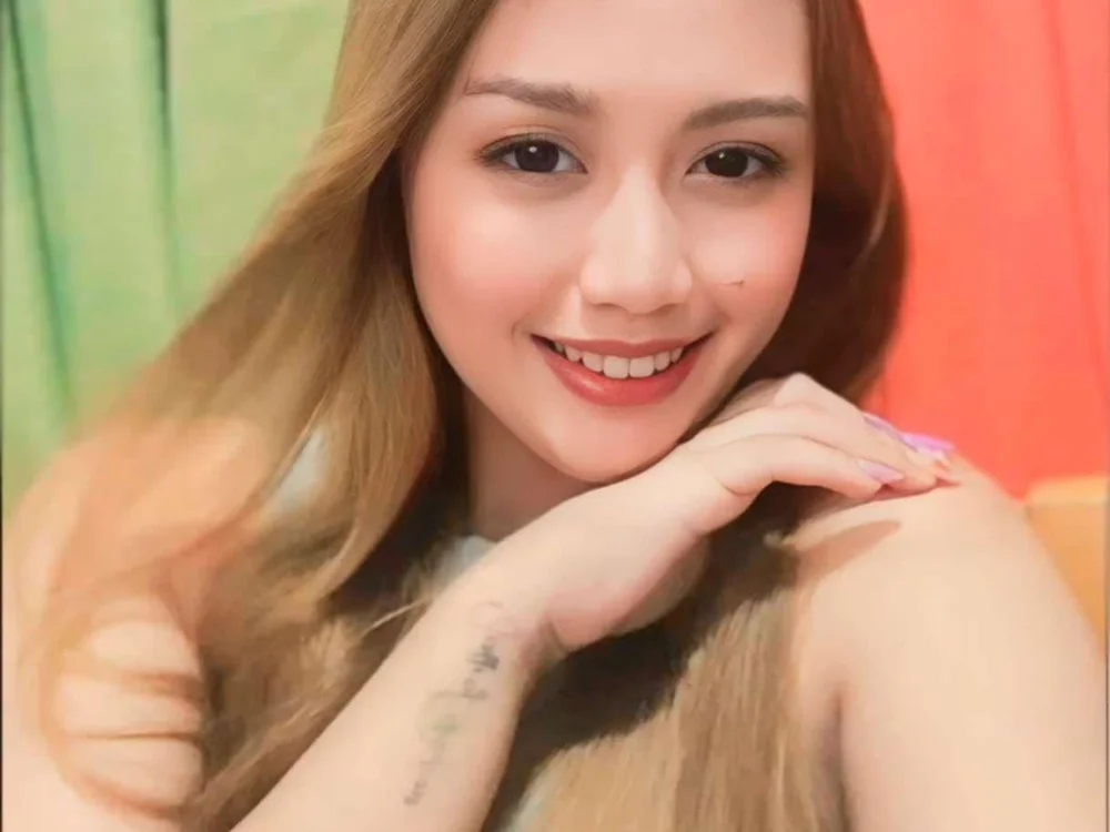 Hot__Misty18's Offline XXX Chat