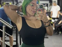 Greengirl5's Offline Chat Room