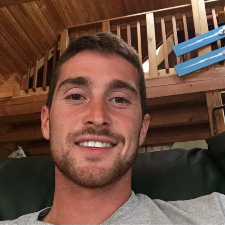 Dylanyes offline XXX-chat