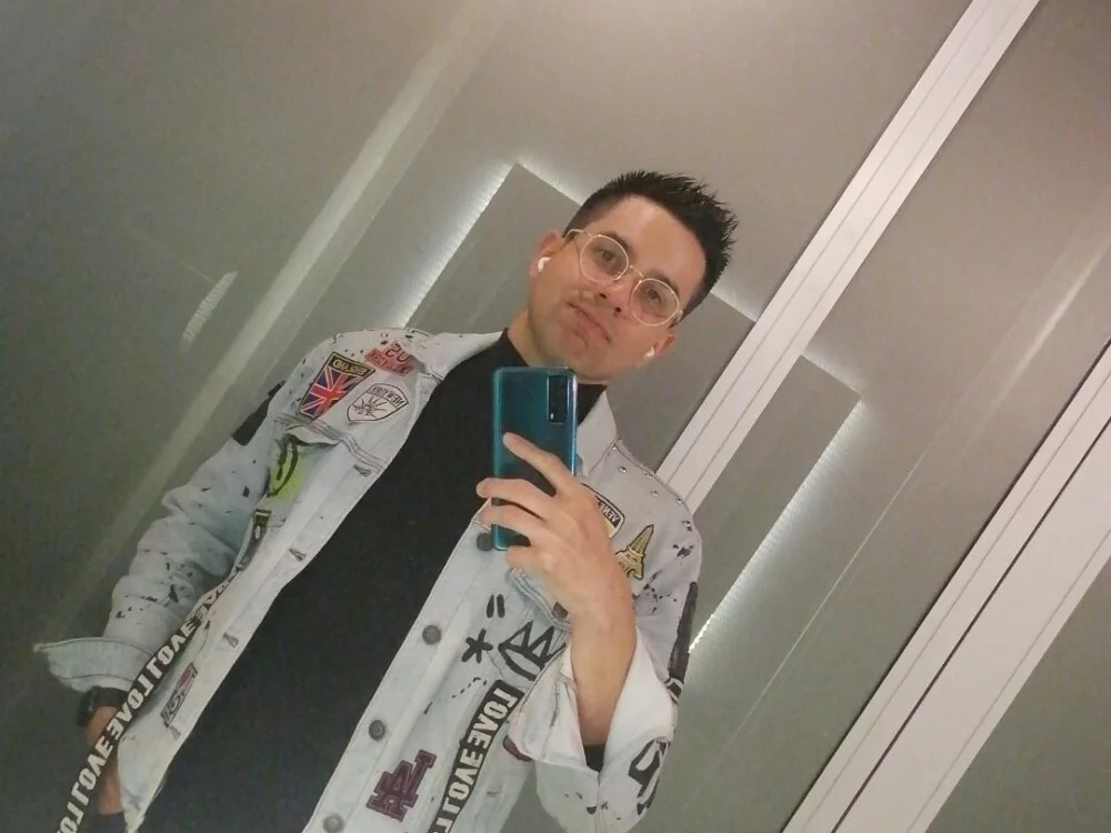 دردشة Latin_boy_surprisee الجنسية دون اتصال