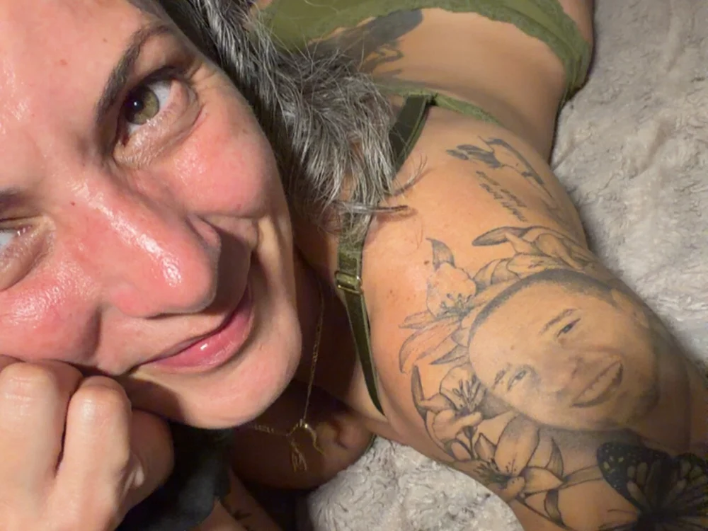 cumguzzler143 Chat XXX Ngoại tuyến