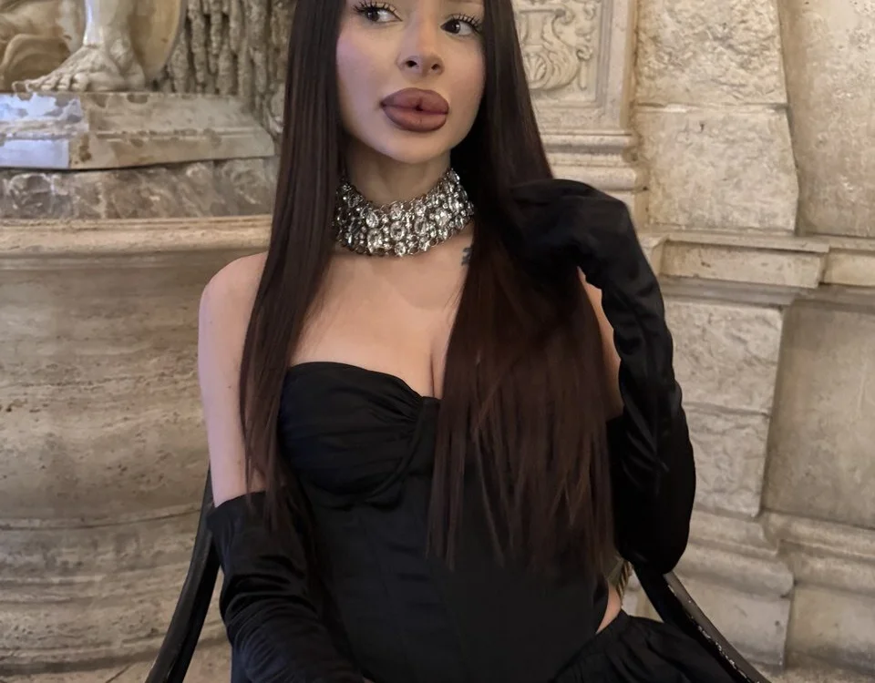 Lleynel's Offline Chat Room