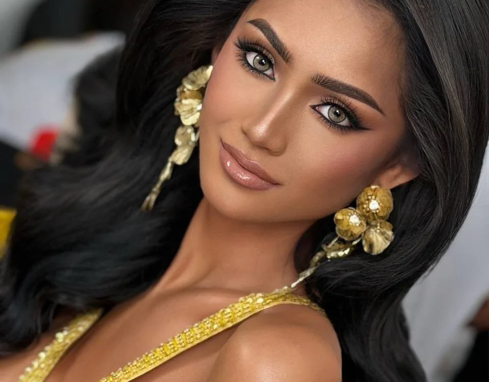 EllieFoxX's Offline Chat Room