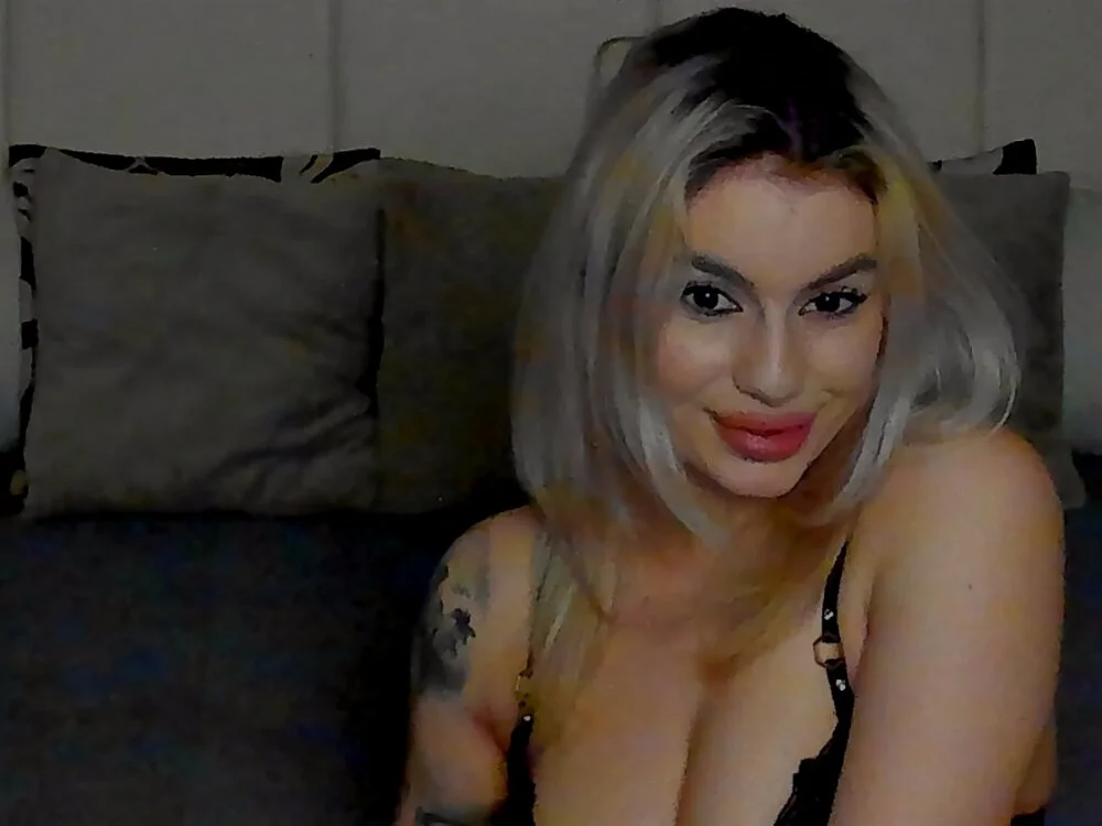 RaisaHot Chat XXX live